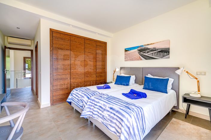 Image No.18-3 Bed Townhouse for sale