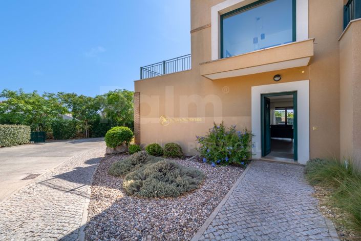 Image No.2-Maison de ville de 3 chambres à vendre à Lagoa