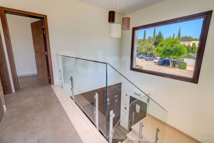 Image No.26-3 Bed Townhouse for sale