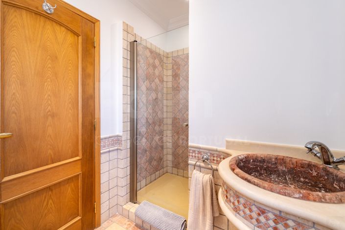 Image No.24-5 Bed Villa for sale