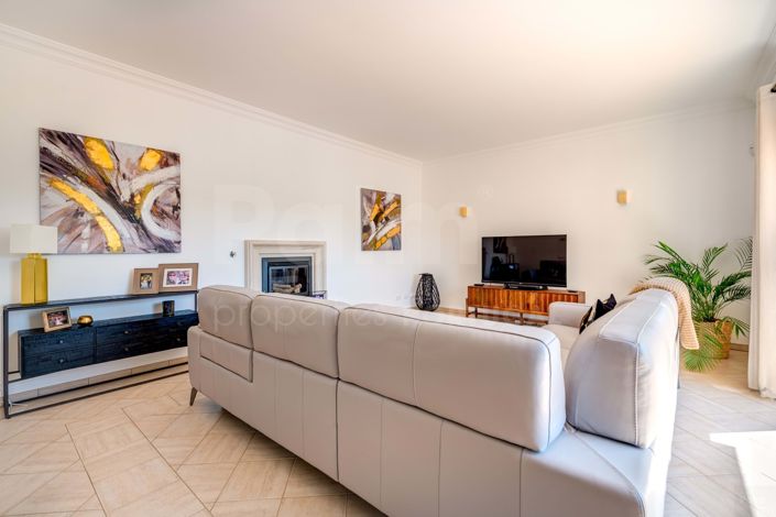 Image No.28-5 Bed Villa for sale