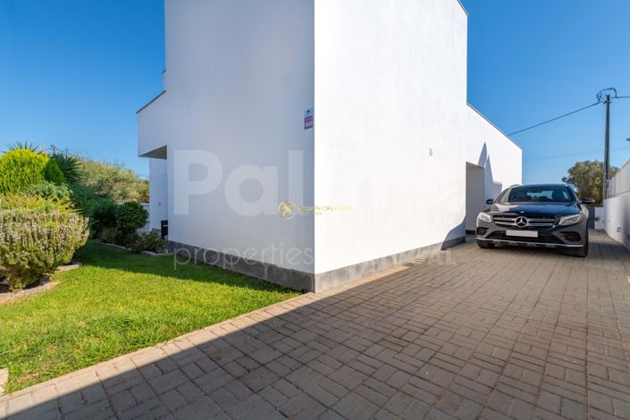 Image No.52-4 Bed Villa for sale