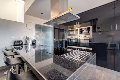 1706-644564-4017d2f44a169e2070a298ad08d2a2828