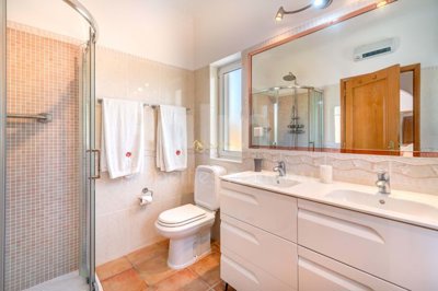 1706-644565-4017d2f44a169e2070a298ad08d2a2828