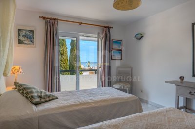 1706-650711-4017d2f44a169e2070a298ad08d2a2828