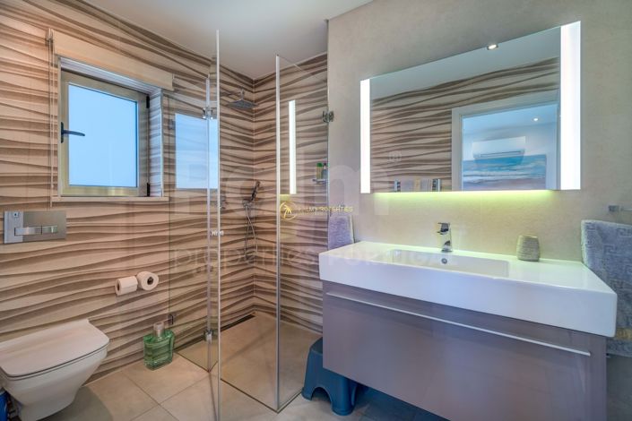 Image No.19-3 Bed Villa for sale