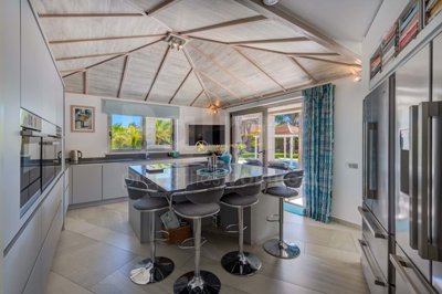 1706-645598-4017d2f44a169e2070a298ad08d2a2828