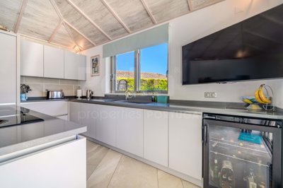 1706-645598-4017d2f44a169e2070a298ad08d2a2828