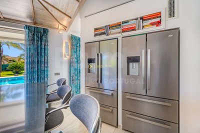 1706-645598-4017d2f44a169e2070a298ad08d2a2828