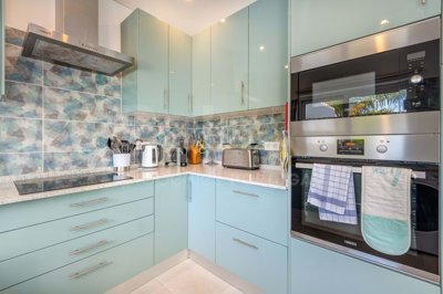 1706-645700-4017d2f44a169e2070a298ad08d2a2828