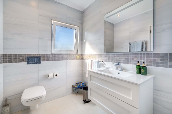 Image No.25-3 Bed Villa for sale