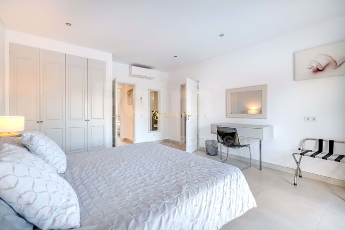 Image No.27-3 Bed Villa for sale