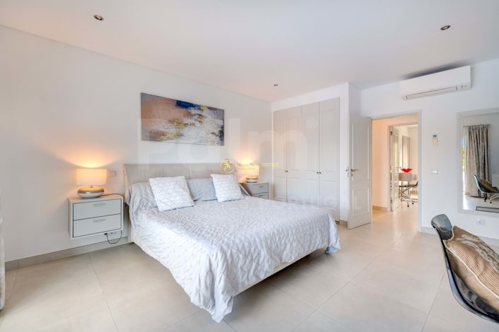 Image No.28-3 Bed Villa for sale