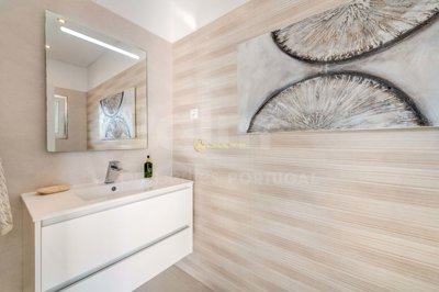 1706-645700-4017d2f44a169e2070a298ad08d2a2828