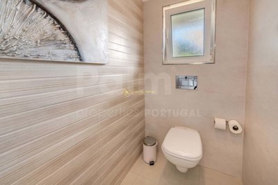 1706-645700-4017d2f44a169e2070a298ad08d2a2828