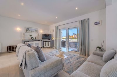 1706-645700-4017d2f44a169e2070a298ad08d2a2828