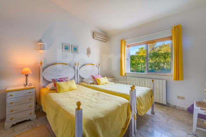 Image No.11-8 Bed Villa for sale