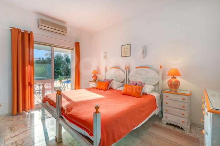 Image No.15-8 Bed Villa for sale