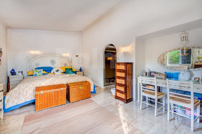 Image No.24-8 Bed Villa for sale