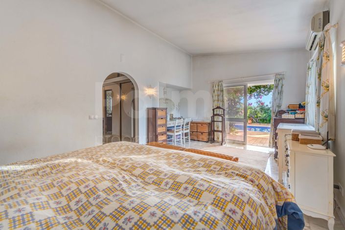 Image No.25-8 Bed Villa for sale