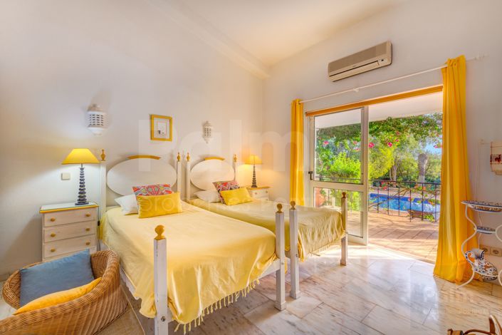 Image No.28-8 Bed Villa for sale