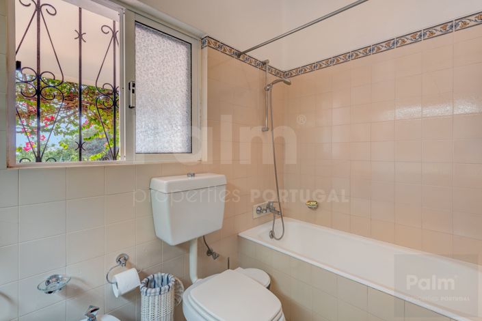 Image No.32-8 Bed Villa for sale