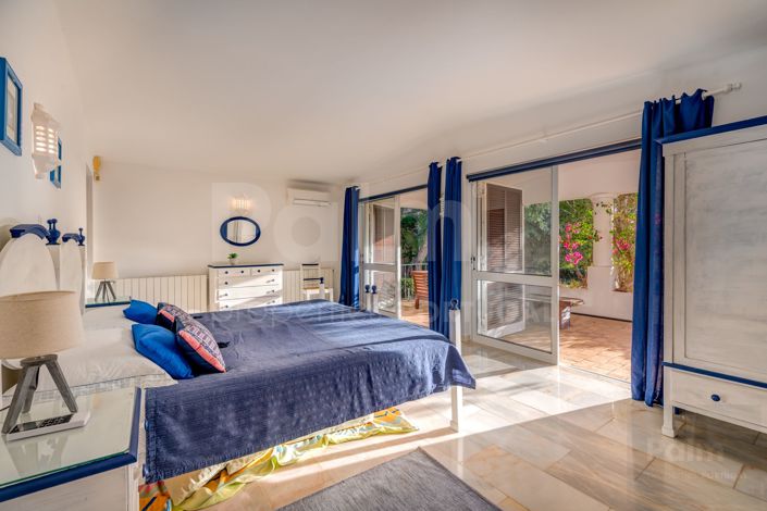 Image No.43-8 Bed Villa for sale