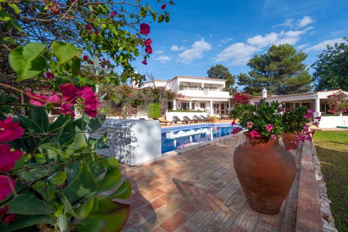 Image No.50-8 Bed Villa for sale