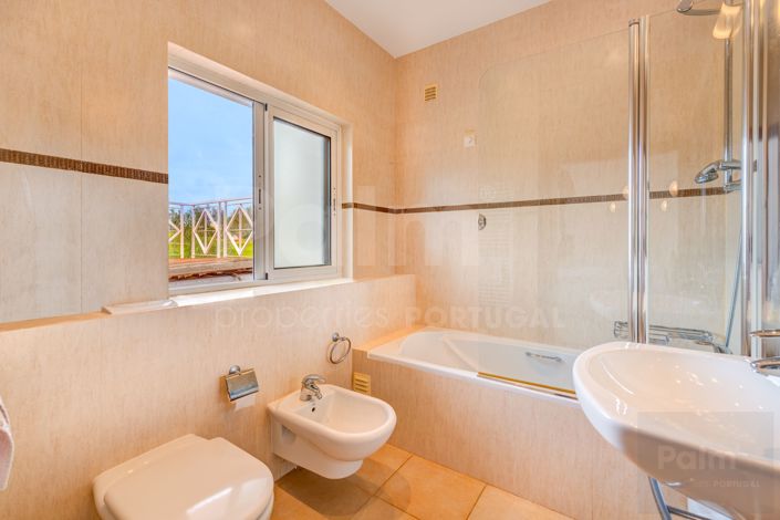 Image No.26-3 Bed Villa for sale