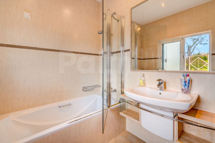 Image No.27-3 Bed Villa for sale