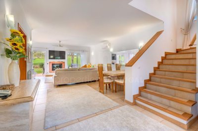 1706-649235-4017d2f44a169e2070a298ad08d2a2828