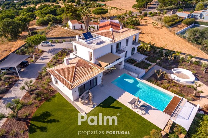 Image No.2-4 Bed Villa for sale