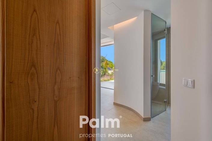 Image No.56-4 Bed Villa for sale