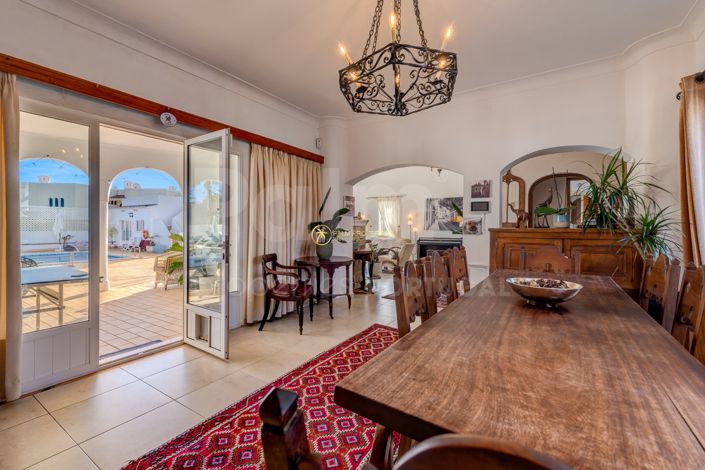 Image No.10-6 Bed Villa for sale