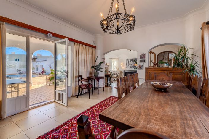 Image No.10-6 Bed Villa for sale