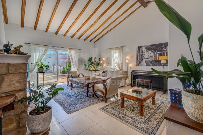 Image No.6-6 Bed Villa for sale