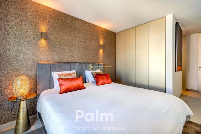 Image No.13-6 Bed Apartment for sale