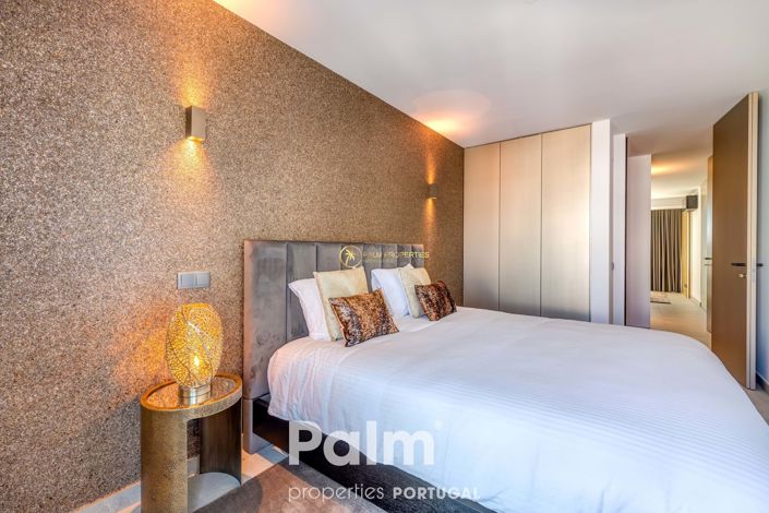 Image No.18-6 Bed Apartment for sale