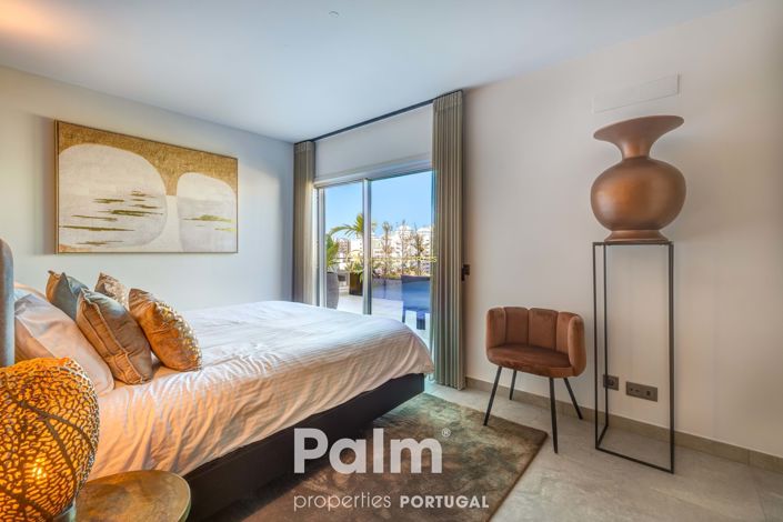 Image No.20-6 Bed Apartment for sale