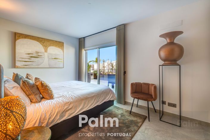 Image No.20-6 Bed Apartment for sale