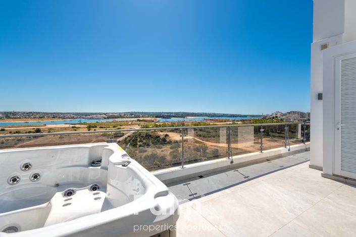 Image No.33-6 Bed Apartment for sale