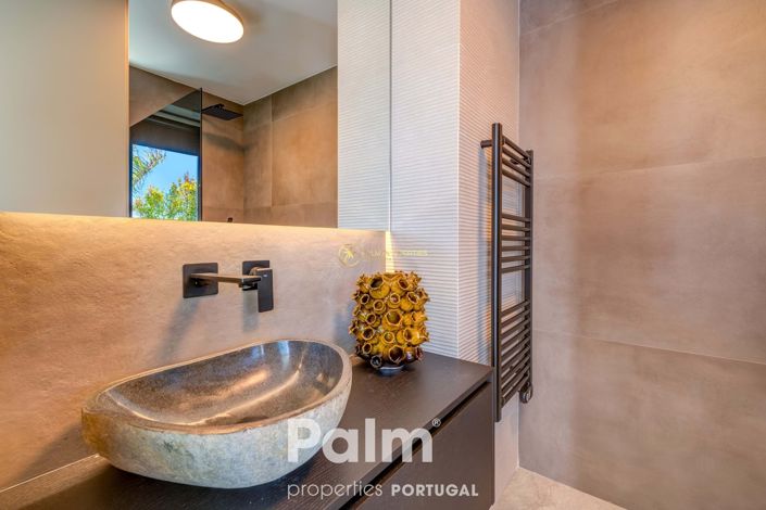 Image No.42-6 Bed Apartment for sale