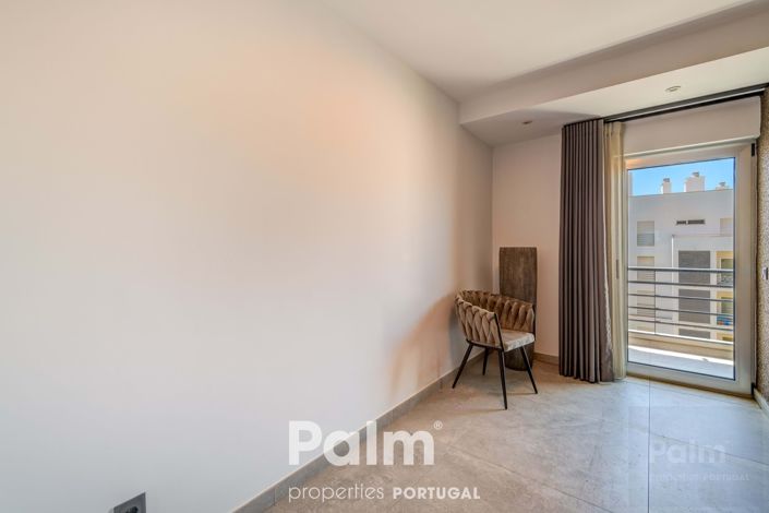 Image No.26-4 Bed Apartment for sale