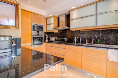 1706-659300-4017d2f44a169e2070a298ad08d2a2828