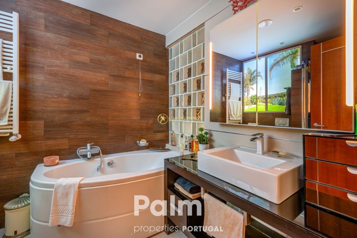 Image No.29-2 Bed Townhouse for sale