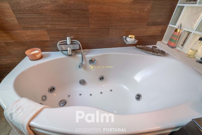 Image No.31-2 Bed Townhouse for sale