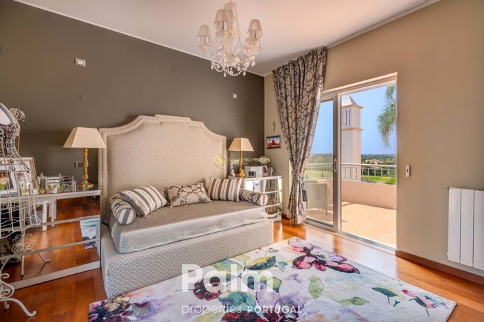 Image No.33-2 Bed Townhouse for sale