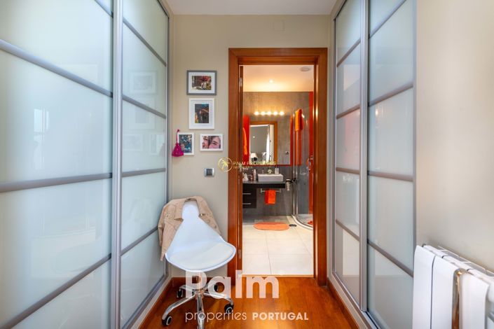 Image No.37-2 Bed Townhouse for sale