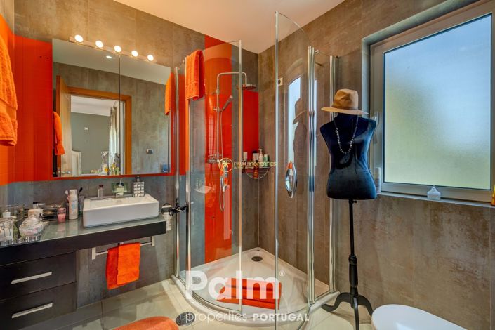 Image No.38-2 Bed Townhouse for sale