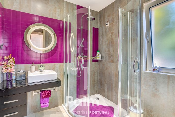 Image No.42-2 Bed Townhouse for sale